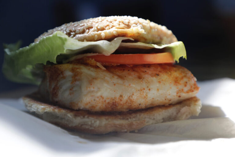 Fish-Sandwich-1024x683